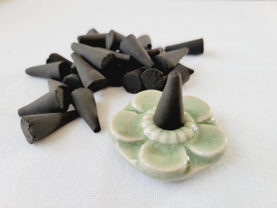 1 Inch TOP FLOW Incense Cones